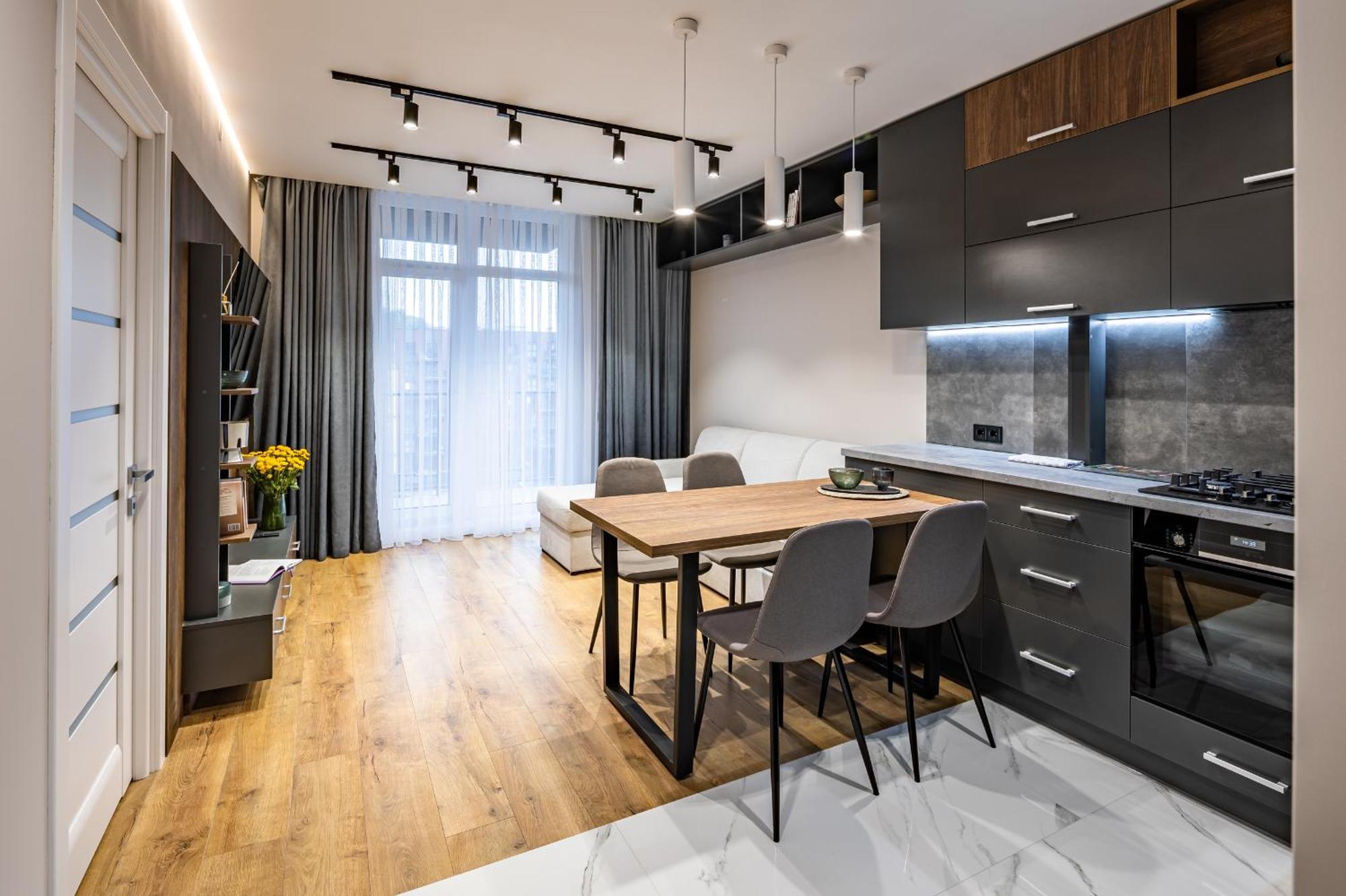 Avalon Premium Two Bedrooms Apartment Лвив Екстериор снимка