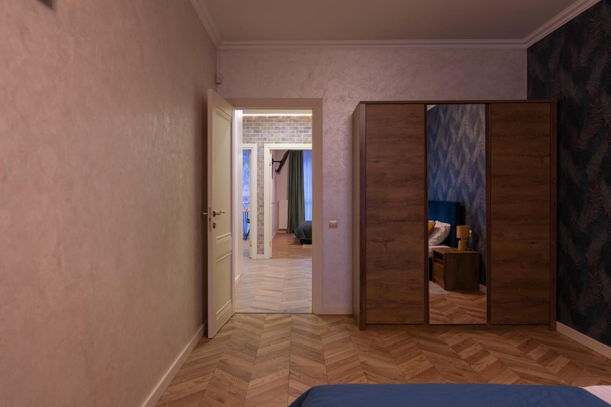 Avalon Premium Two Bedrooms Apartment Лвив Екстериор снимка
